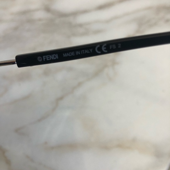 🔥NEW FENDI SHOW STOPPER SUNGLASSES 🔥 - Picture 10 of 11